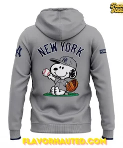 New York Yankees x Peanuts Snoopy Special Hoodie 3